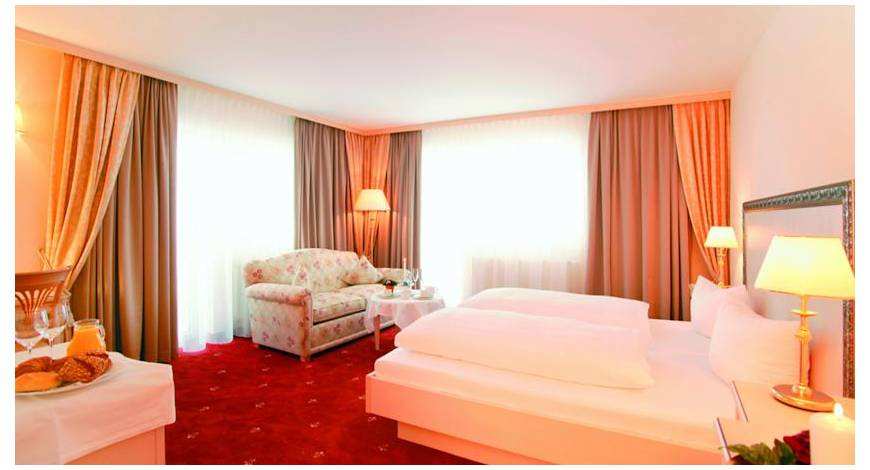 ��8�Ƶ��ڹⲼ��װ